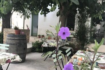 Bed and Breakfast Hostal Cling 43