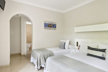 Отель La Goleta