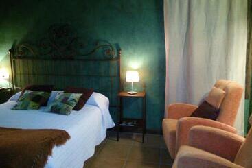 בית מלון כפרי Monegal