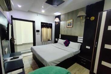 Laxman Resort By The Golden Taj Group &hotels