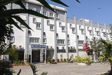 Hotel Sslr ,gangavathi