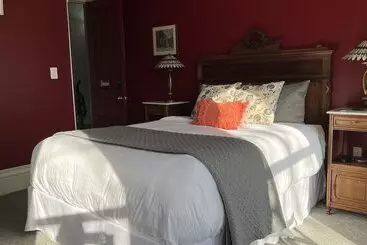تختخواب و صبحانه Stone Gables Inn
