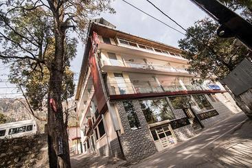 Отель Moon By Excellent Hospitality