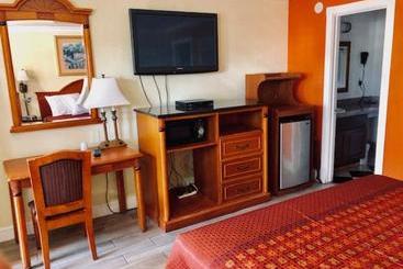 モーテル Antioch Executive Inn