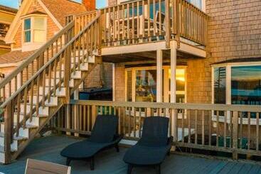 모텔 Bearskin Neck Motor Lodge