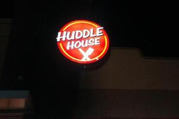 فندق على الطريق Deer Field Inn