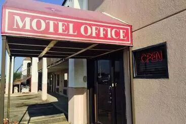 Motelli Deluxe Inn