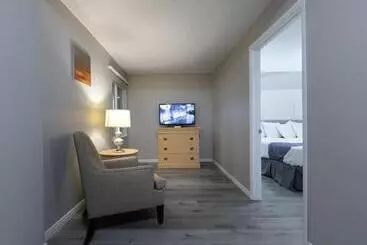 Sunglow Motel