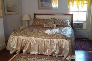 住宿加早餐  Ubon Thai Victorian Inn & Restaurant