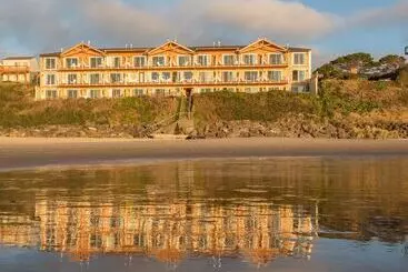 ホテル Pelican Shores Inn