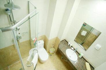 בית מלון כפרי Greentree Inn Henan Puyang Jingkai Avenue Wuyi Road Business