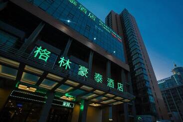 Hotel Greentree Qinhuang Island Railway Station Business