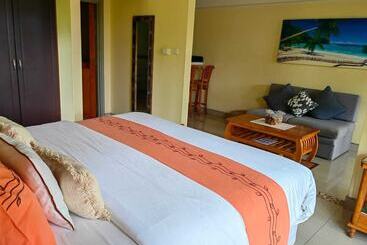 تختخواب و صبحانه Maison Charme De L'ile