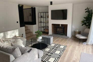 דירת נופש Sleeps7 Parking Garden Patio