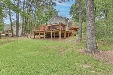 Mökkimajoitus Lakefront Ridgeway Home W/ Deck & Fire Pit!