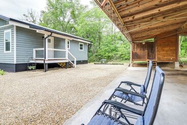 Hus på landet Newport Retreat: 12 Mi To Great Smoky Mountains!