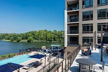 Hostelli Kings Point Lux Suites