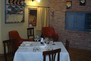 تختخواب و صبحانه Locanda Il Trovatore