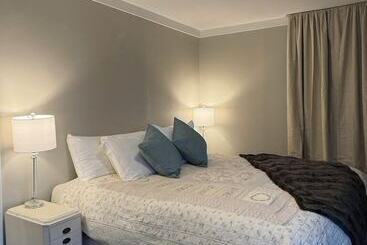 Inn Between The Lakes