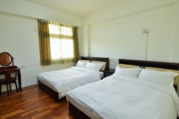 پانسیون Star House 101