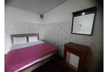 Hotel Oyo 94021 Guest House Pak Eman