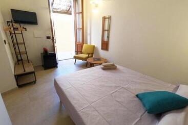 פנסיון Millelire Suites