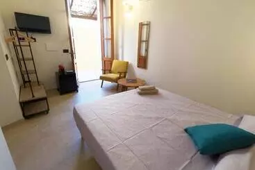 پانسیون Millelire Suites
