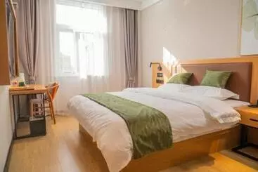 Hotelli Greentree Inn Express Guannan County Xinwan Bei Road