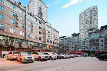 Vienna Hotel Kaili Stadium