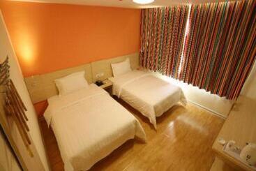 בית מלון כפרי 7 Days Inn Chengde Mountain Resort