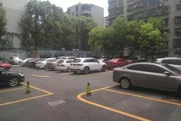 Hotelli James Joyce Coffetel Guangyuan High Speed Railway Station Dongba Municipal Government