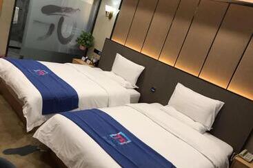 Pai Hotel·chengdu Jintang Huaikou Huaizhou Avenue