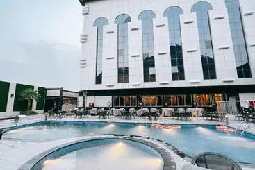 Hotelli رنز بالاس