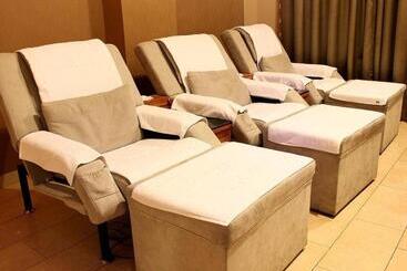 Отель Dongguan Royal Metropolitan