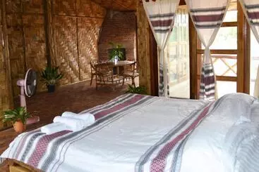 ホテル Phou Iu Iii Bungalows