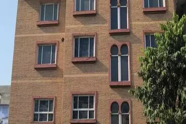 ホテル Purohit