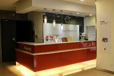 Отель 7days Inn Neijiang Wenying Street Century Riverside