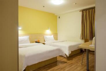 هتل 7days Inn Shantou Coach Terminal Huang He Road