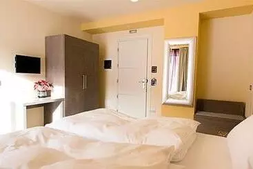 Hotel Kube