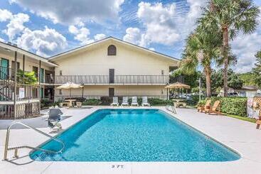 Отель Days Inn By Wyndham Lake Park/valdosta