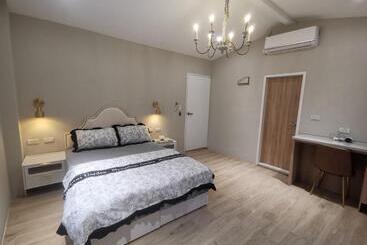 橙舍一館 Tw Hostel I