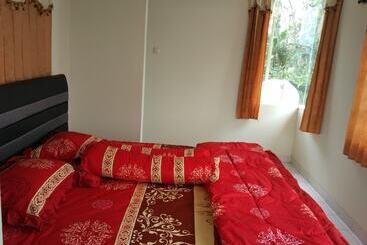 ツーリストアパートメント Villa Tamie Bumi Ciherang