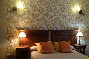 Gästgiveri Posada Las Tres Mentiras De Santillana Del Mar