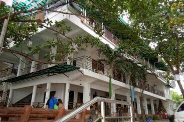 Hotel Hk Beach Resort