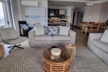 דירות לתיירים 305 Ballito Manor Gardens, Ballito With Generator