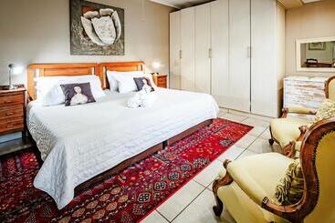 Pension (Hôtel basse catégorie) The Village In Hatfield