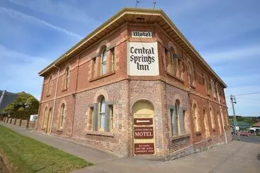 هتل Central Springs Inn