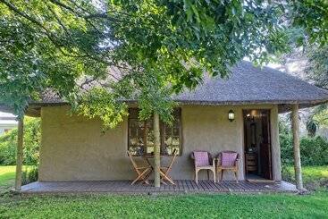 Hotel Chrislin African Lodge