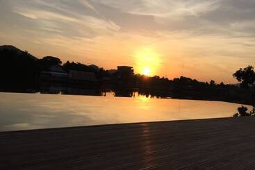 호텔 The Glory River Kwai