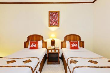 בית מלון כפרי Zen Rooms Jogja Cendrawasih